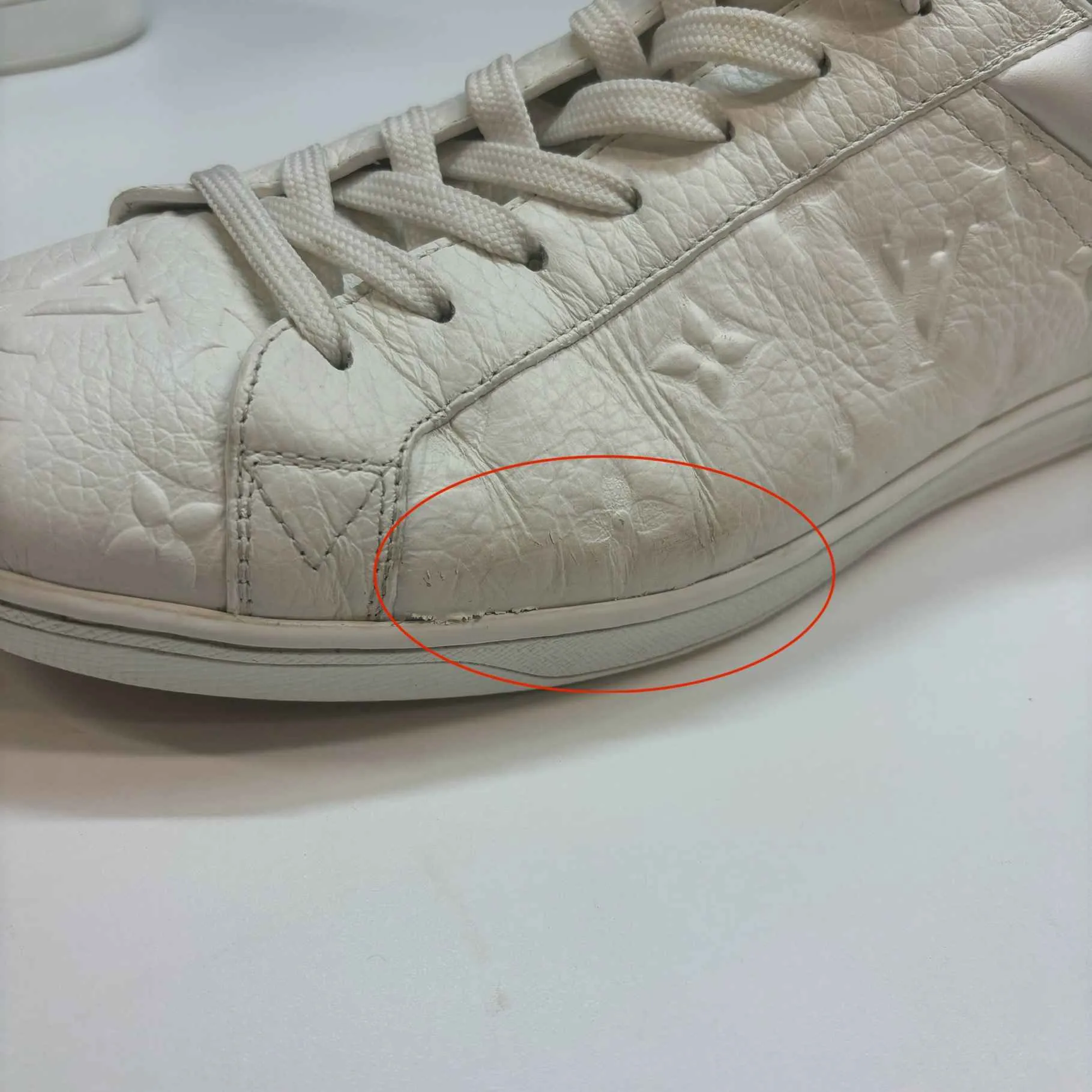 Men's Luxembourg Low Trainers White Size EU 42 / UK 8