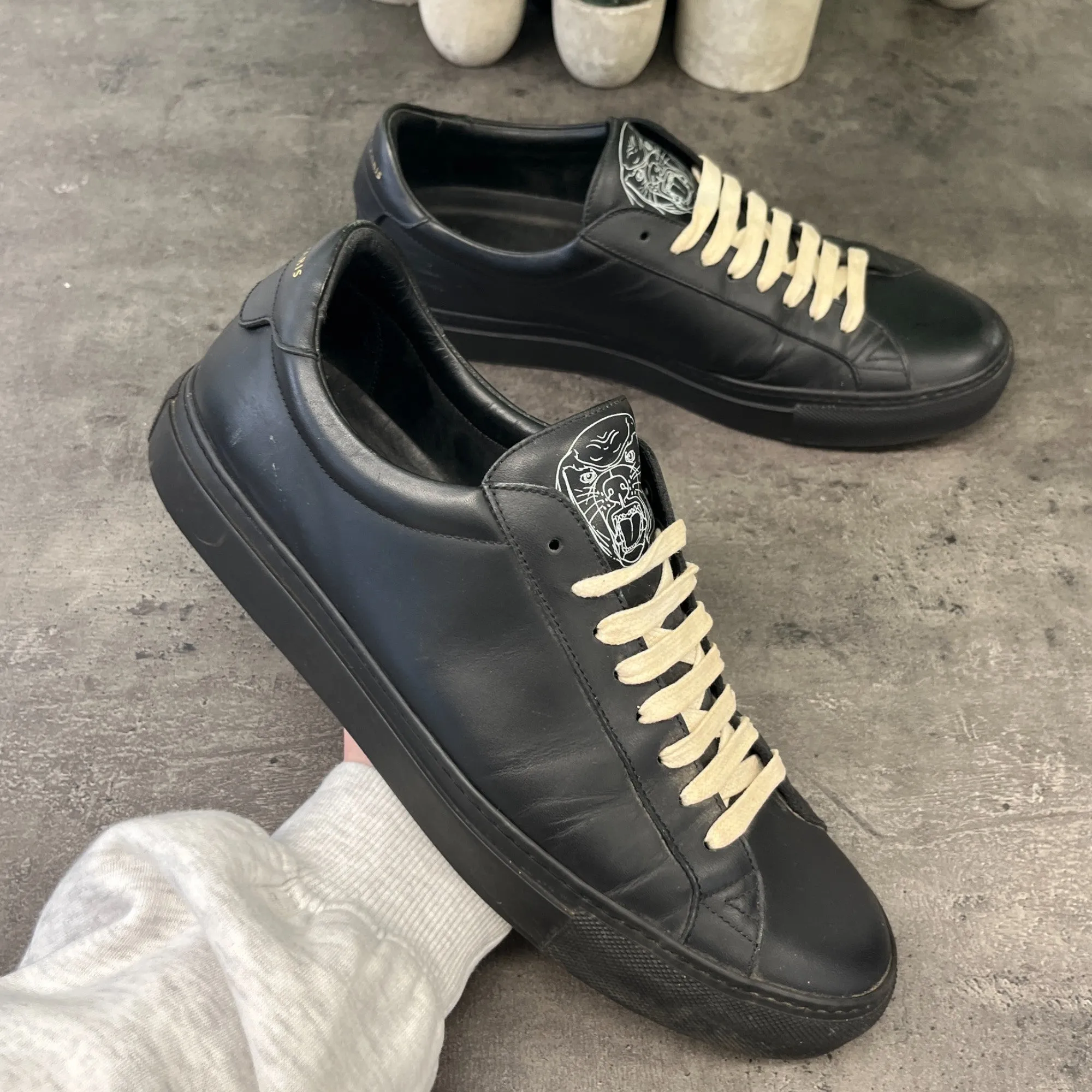 Men's Rottweiler Logo Low Trainers Black Size EU 41 / UK 7