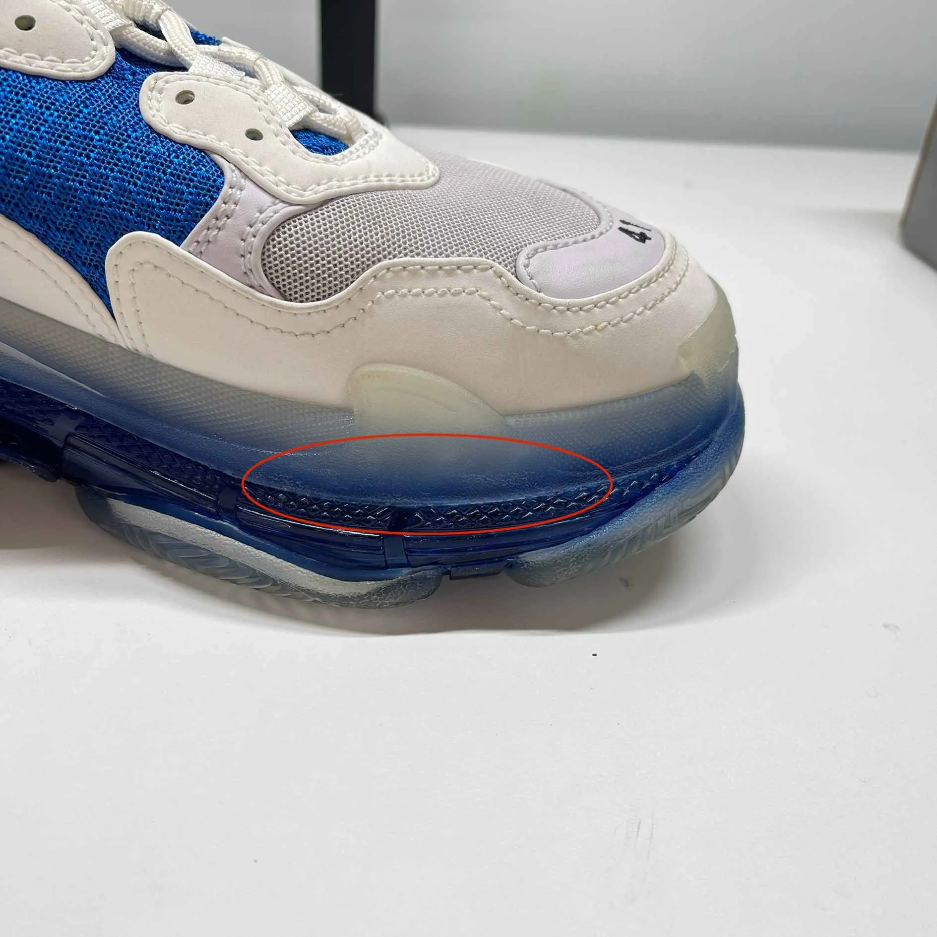 Men's Triple S Low Trainers Blue Size EU 41 / UK 7