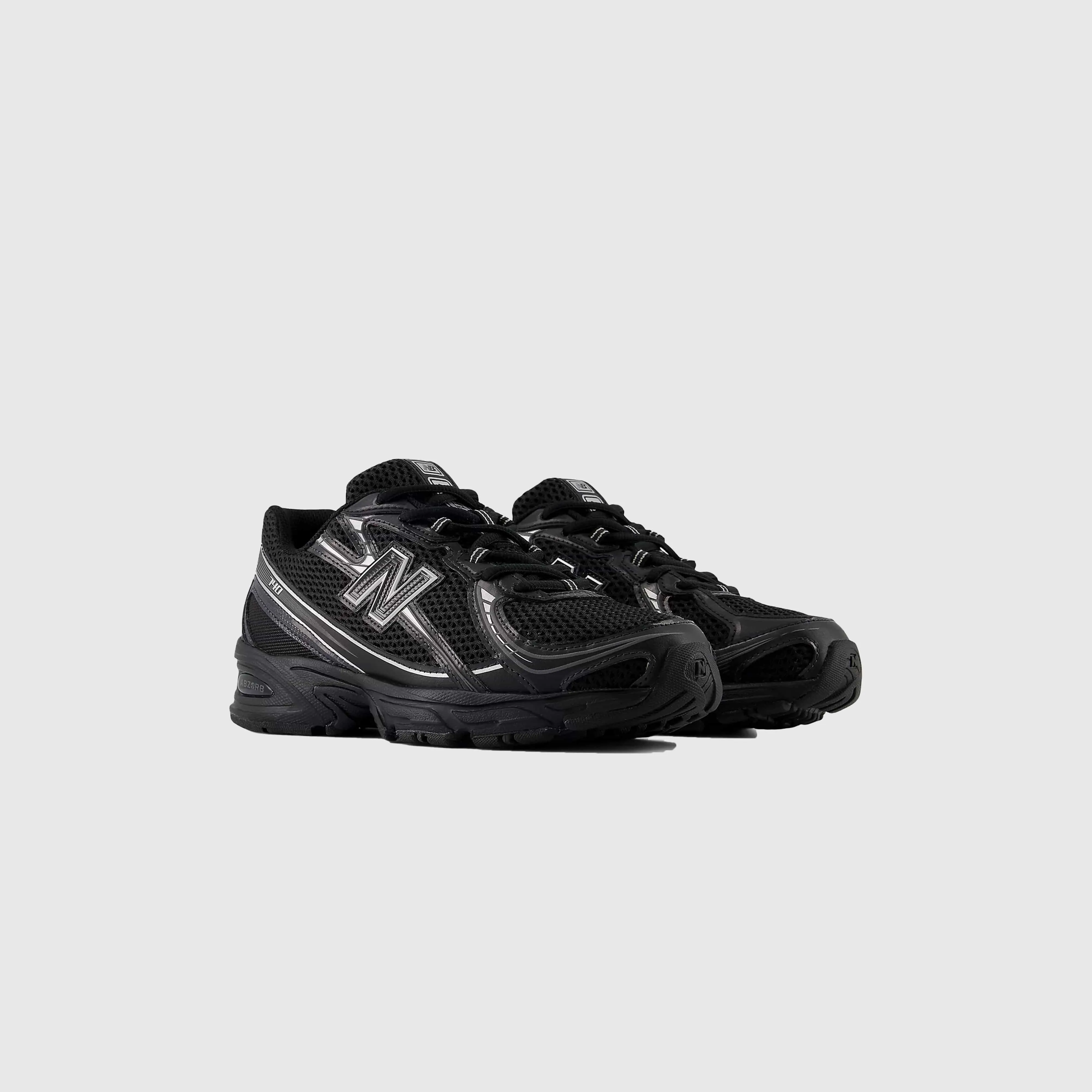 New Balance 740 - Black / Silver Metallic