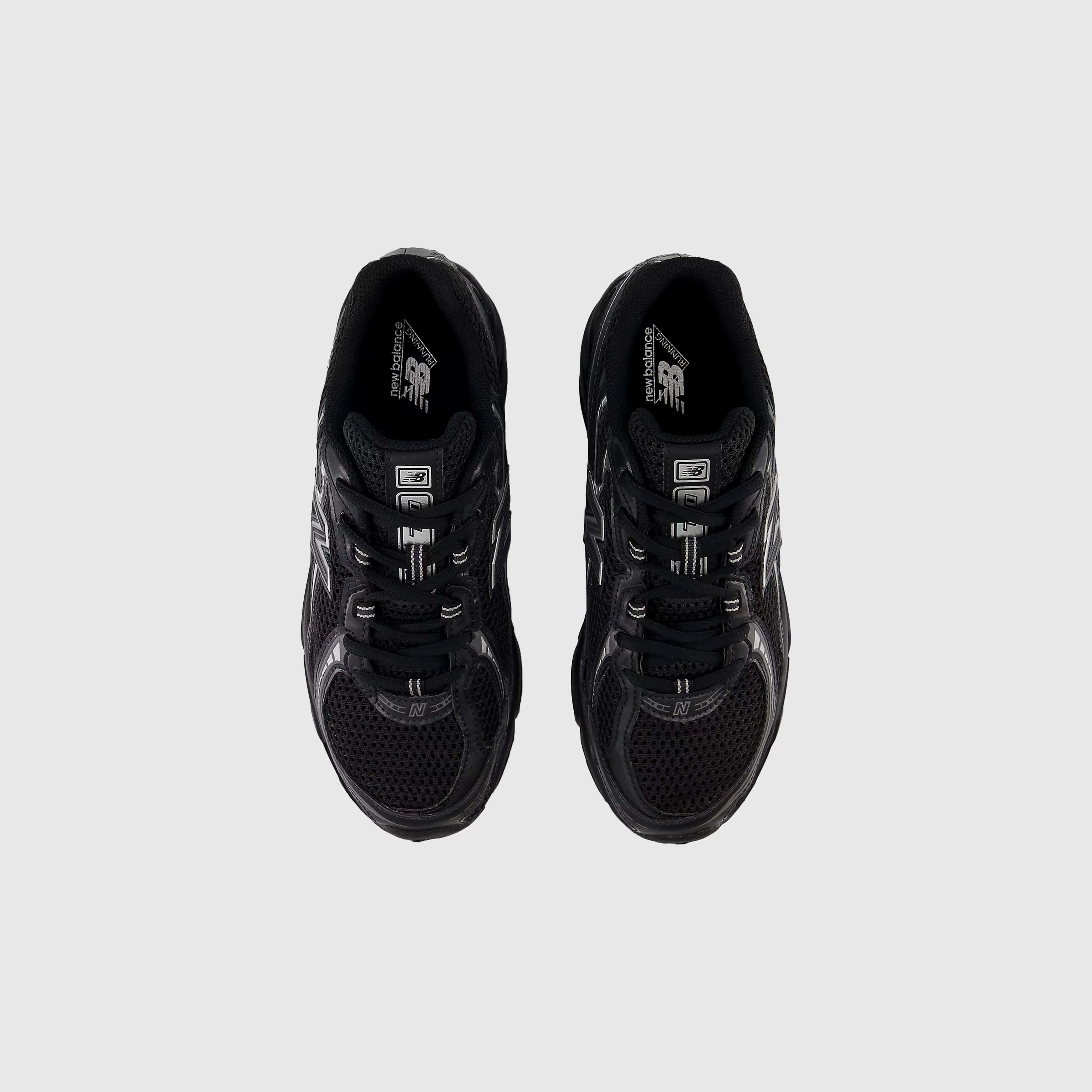 New Balance 740 - Black / Silver Metallic