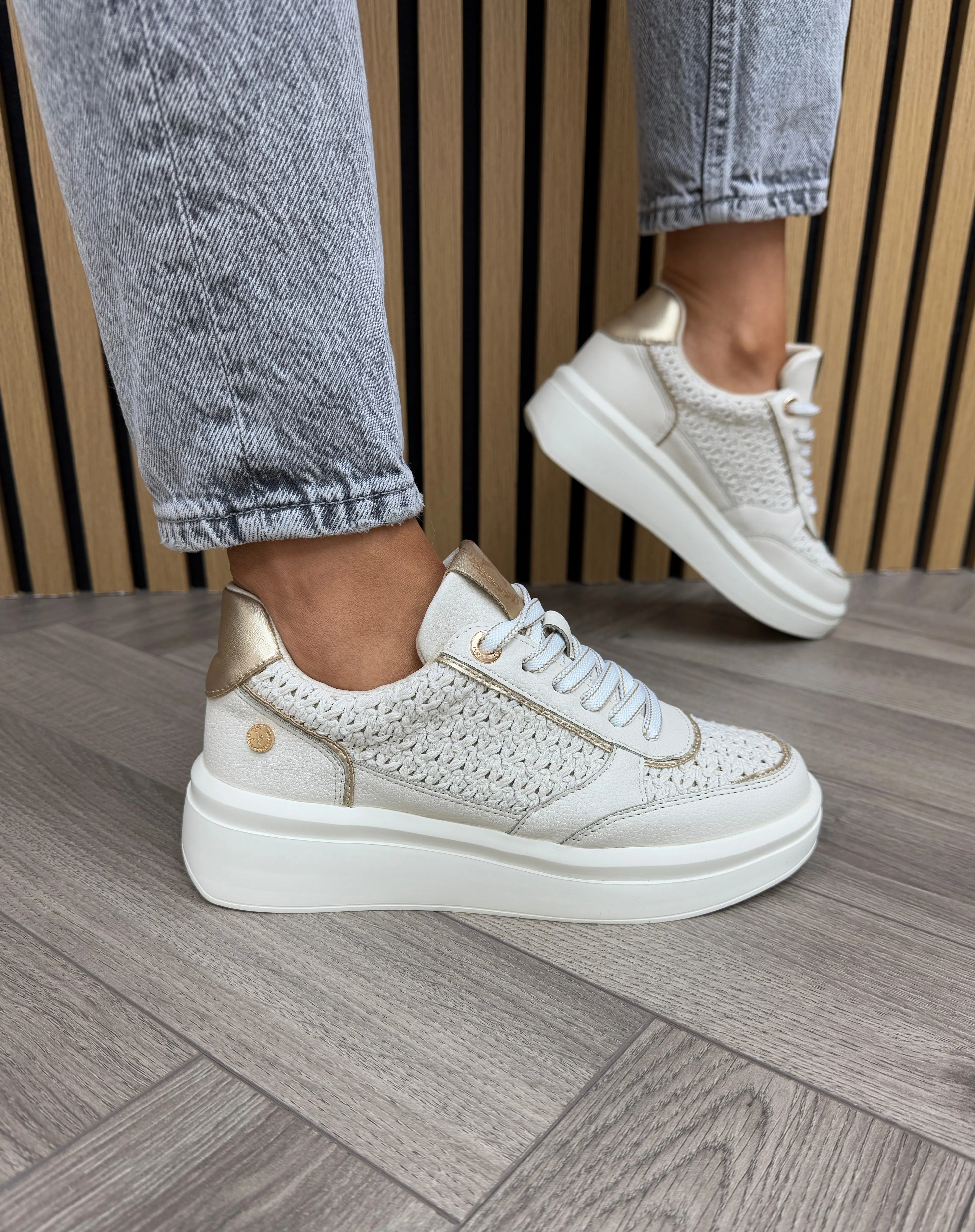 XTI Crochet Style Trainer 143773 - Beige (X42)